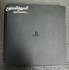  4 بلايستيشن sony 4 slim مع ايدتين و 3 كفرات و 3 ألعاب و جميع الملحقات الأصلية استعمال خفيف
