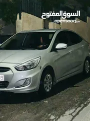  2 هونداي اكسنت 2017 مستعملة بحاله جيده للبيع بداعي السفر
