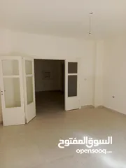  1 شقة فارغة للايجار