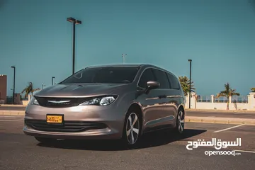  3 Chrysler Pacifica 2018