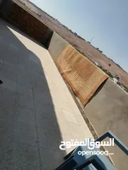  13 لقطة ؛ أرض زراعية مع غرفة على حدود الطفيلة والكرك ، تصلح للاستثمار كمزرعة سياحية أو منتجع سياحي