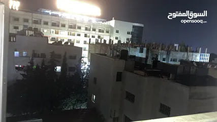  4 شقة مفروشة ( عوائل ، طالبات) شارع الجامعه قرب اشارات النسيم خلف الضمان