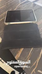  9 Ipad air 5 with sim card slot 64 gigabytes in a very good condition  ايباد اير 5 مع مدخل شريحة