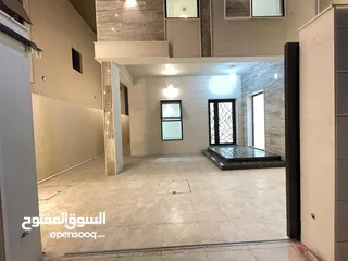  2 فيلا مميزه للإيجار بمنطقه الحليوا مكونه من 4 غرف ماستر مع روف وبها مساحه حوش واسعه مع ارتداد خارجي