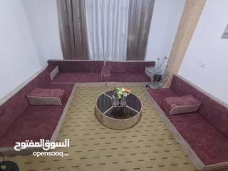  3 غرفة قعدها مع برادايه و طاوله خمس جنابي قعدها