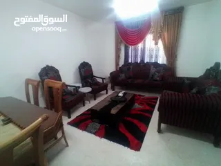  5 طقم كنب زان تقيل سبع مقاعد بحالة شبه جديد