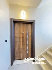  27 شقة فاخره للبيع طابق اول مساحة 235م بكردور عبدون(عميش) بسعر مميز