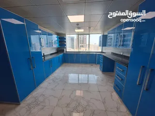  17 (ضياء)ثلاث غرف وصالة للايجار السنوي في الشارقة المجاز3 تكييف على المالك بتشطيب راقي سهل لمخرج ل دبي