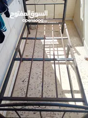  4 تخت مفرد حديد مع فرشه