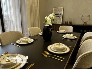  4 للبيع العاجل  شقة مجددة 3 غرف + غرفة خادمة  دخول مباشر للشاطئ