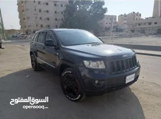  23 Jeep Grand Cherokee 2011 Model