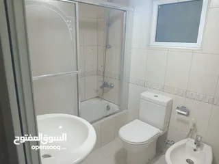  12 الرابية شقة طابق ارضي للبيع