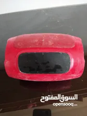  5 سماعة مكبر الصوت بلوتوث بلون احمر شغالة 100٪ ويمكن تشغيل الراديو FM بها بحالة ممتازة بسعر مغري
