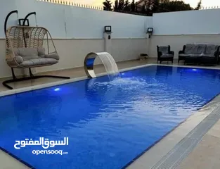  12 حمامات سباحه