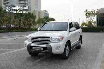  4 Toyota Land Cruiser VXR 5.7