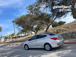  3 Hyundai accent 2016