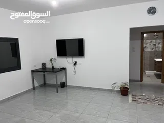  1 منزل مستقل مسور للبيع مع حديقة