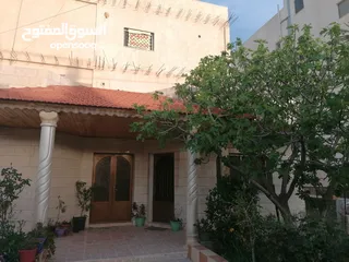  7 بيت للبيع مكون من ثلاث طوابق عمان جاوا إسكان أشكو ضاحية الكرمل