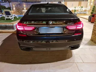  13 سيارة BMW 740e 2017