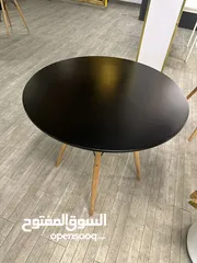  7 للبيع – كراسي وطاولات مستعملة بحالة ممتازة بسعر مناسب
