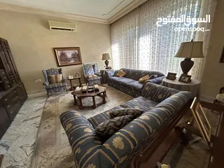  5 فيلا بموقع مميز للايجار في الصويفية ( Property 40262 ) سنوي فقط