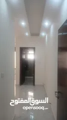  8 شقة أرضية للبيع