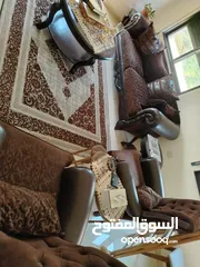  2 طقم كنابيات مع الطاولات للبيع بسعر مغري  وحاله جيده للتواصل اتصل على هذا الرقم