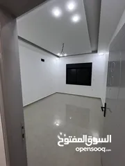  1 شقة للبيع منطقة الثامنة طابق روف هندسي 154 مع ترسات