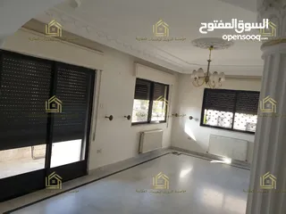  11 شقة فارغة - الجاردنز - 3نوم - 186م