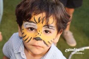  28 Face painting