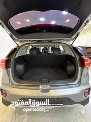  4 كيا نيرو  2020 Touring  عدا الفتحة وارد كوري بحالة ممتازة