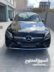  1 سيارة مرسيدس GLC 250 للبيع