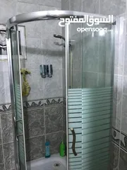  4 شاور بوكس نظيف جداً بسعر مغري