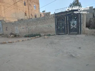  1 بيت للبيع عرطه في صنعاء المطار على شارع الخمسين