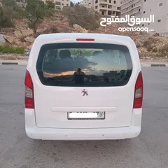 4 بيجو بارتنر 2014 جير عادي(4+1) دهان شركة