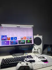  3 للبيع Xbox series s بدون مشاكل م +قيم باس شهر معاها قابل لتفاوض  سبب البيع عدم الستخدام