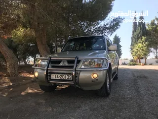  1 Mitsubishi pajero 2005