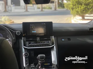  5 للايجار تويوتاا لاند كروز 2025 زيرو/سيارة آمنة ورفاهية عالية وبافضل الاسعار