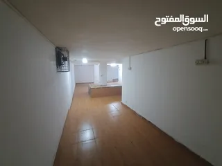  4 مستودع للايجار