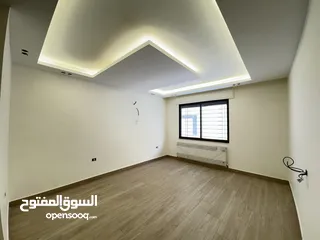  28 شقة شبه ارضي مساحة 200م وحديقة 250م مميزة للبيع بخلدا بسعر مميز تشطيبات مميزة (مشروع 111)