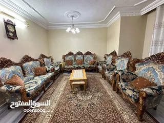  1 طقم كنب مستعمل قديم جدا ونادر