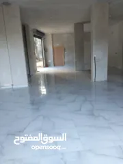  5 مخازن للايجار