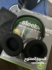  2 Steel Series Arctis nova 7X