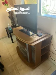  3 طاوله شاشه شبه جديده قاعده متحركه