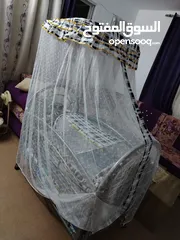  4 سرير  بيبي+ هزاز +كرسي طعام البيع مفرق أو كامل الأسعار بالوصف لكل قطعة