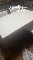  1 طاولة مع 4 كراسي