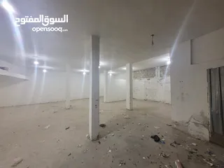  1 مستودع 300 متر  يصلح للتخزين أو مشغل اوالصناعات  الخفيفه