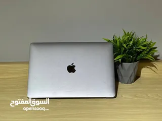  4  Macbook Air 2019 13-inch