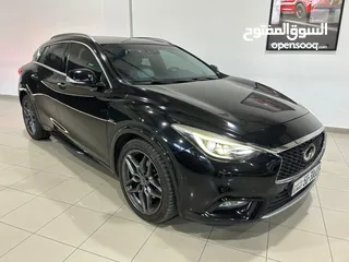  2 Infiniti Q30 Premium