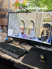  1 جهاز كمبيوتر مع جميع لوازمه